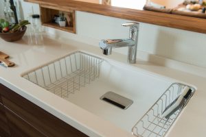 キッチンシンクの素材4種類から自宅にぴったりの1つを選ぶポイント 名古屋のトイレつまり 水漏れ修理 水のトラブル なごや水道職人