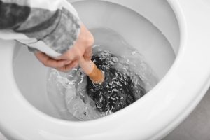トイレにつまったティッシュを溶かす超簡単な方法 名古屋のトイレつまり 水漏れ修理 水のトラブル なごや水道職人